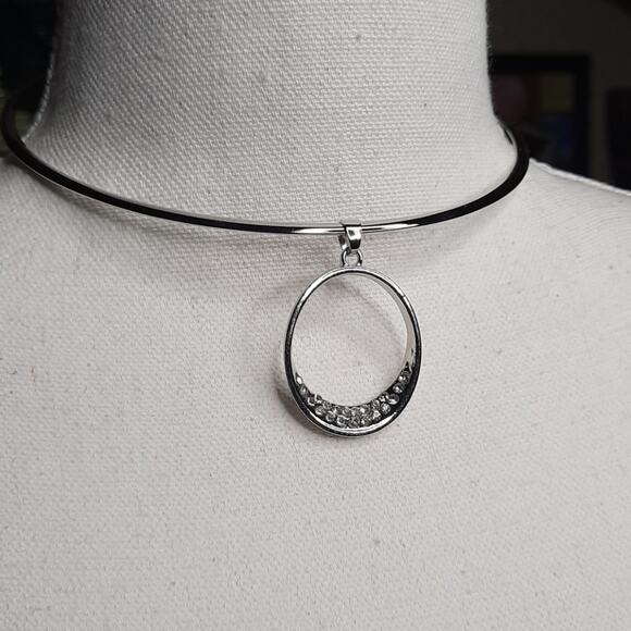 Silver and Crystal Collar Necklace with Oval Pendant - Picture 5 of 7